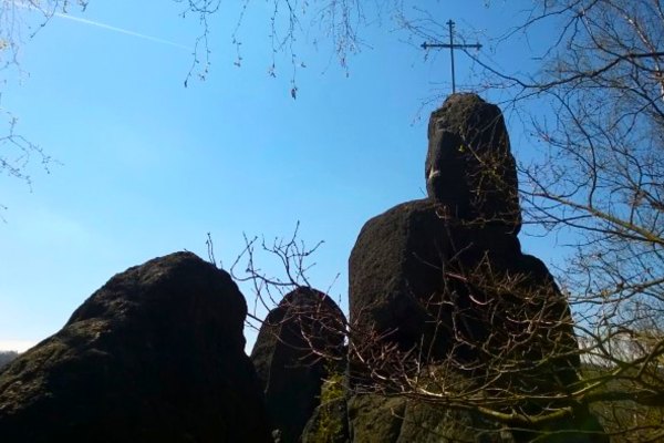 Pointed stone and Gallows hill